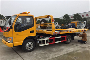 钢城哪里有拖车服务